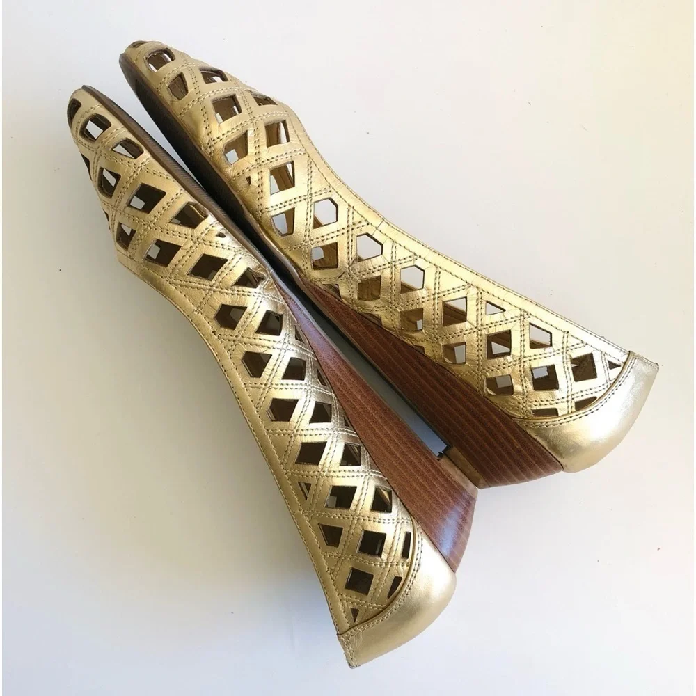 Kenneth Cole Reaction Peek Peek Perforated Wedges